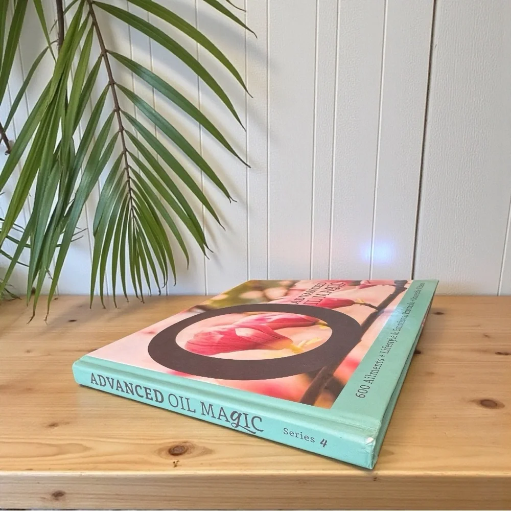 Advanced Oil Magic Guidebook – Essential Oils Reference, Protocols & Remedies - Picture 3 of 11